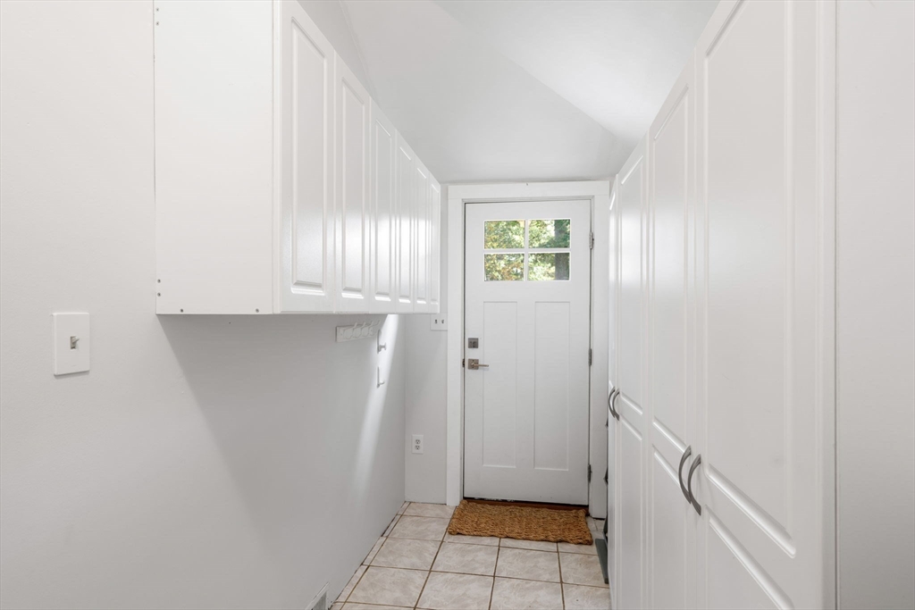 6 Grove Avenue Sharon, MA 02067 - Photo 17 of 27 a view of an empty room