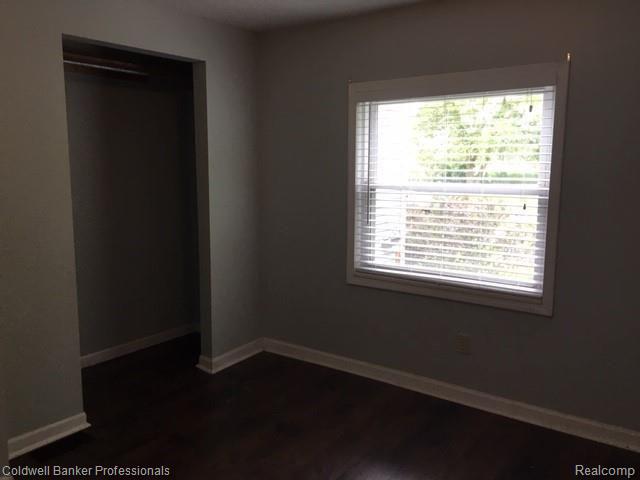 8073 Denton Hill Road Fenton, MI 48430 - Photo 4 of 6 IMG_5623.JPG