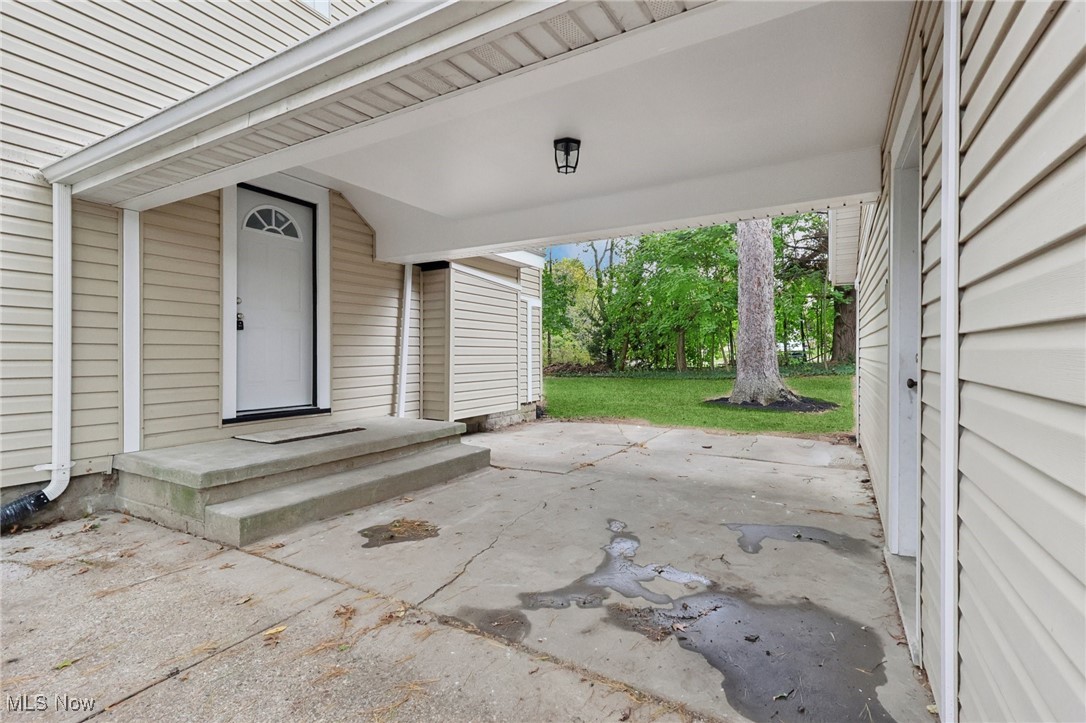 548 Spring Street Wooster, OH 44691 - Photo 35 of 45 Entrance to property featuring a yard