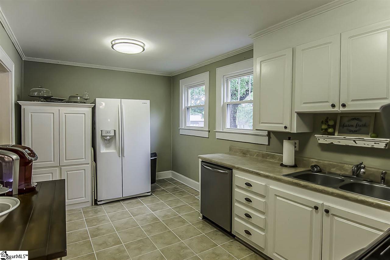205 Thackston Street Fountain Inn, SC 29644 - Photo 12 of 30 Gallery Image 12