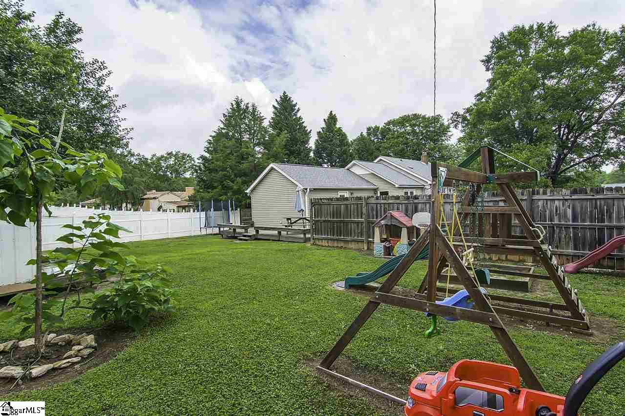 205 Thackston Street Fountain Inn, SC 29644 - Photo 7 of 30 Gallery Image 7