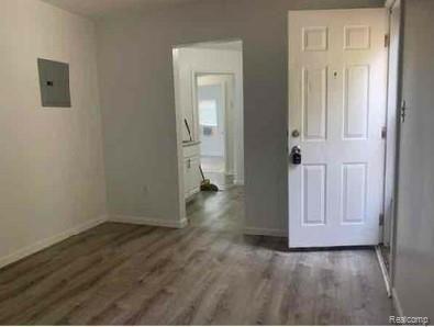 833 Heights Road, Unit A Lake Orion, MI 48362 - Photo 3 of 16