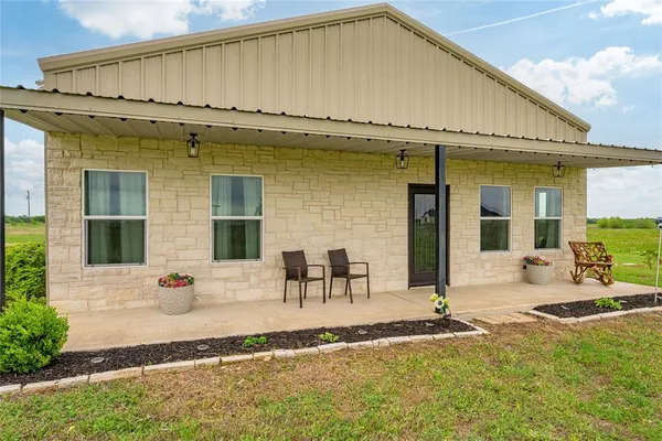 a view of a house with outdoor space