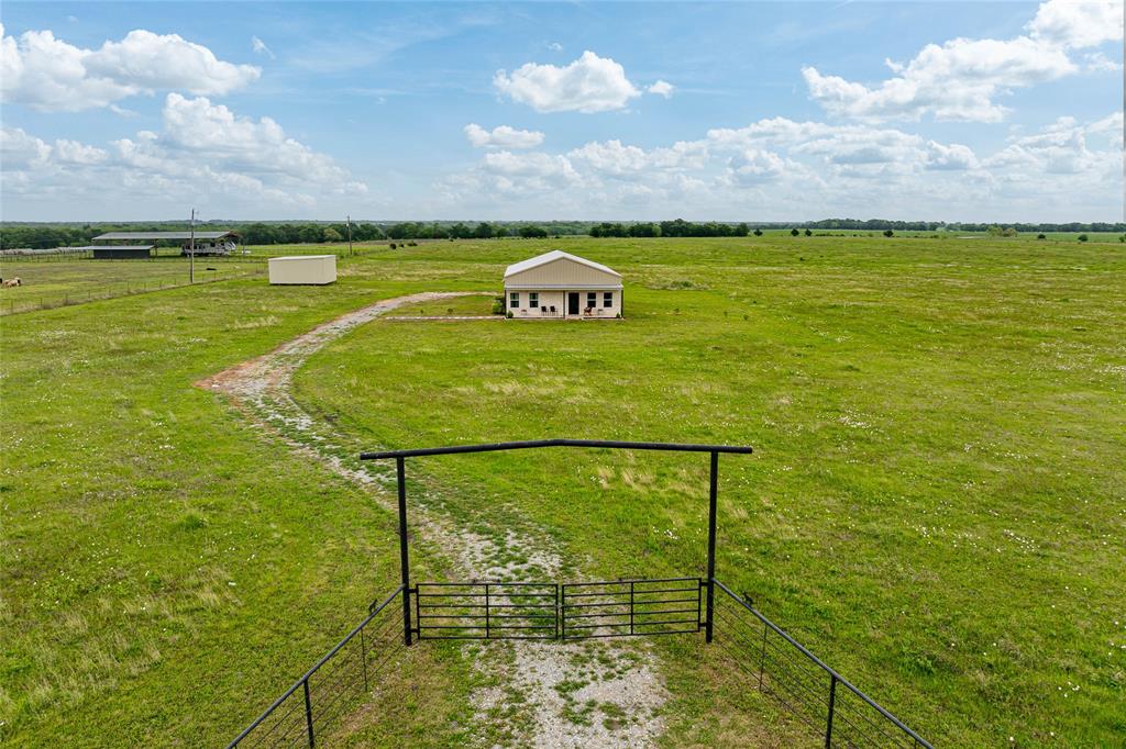435 County Road 4875 Celeste, TX 75423 - Photo 29 of 35 a view of an ocean from a yard