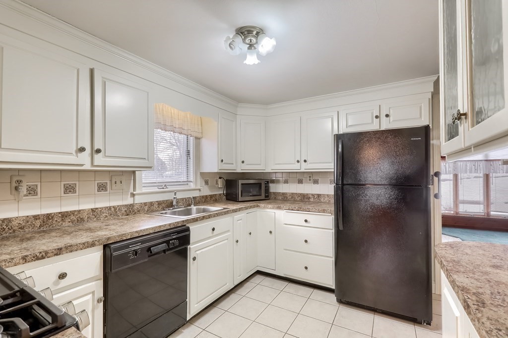 70 Elmlawn Road Braintree, MA 02184 - Photo 12 of 40 Gallery Image 12