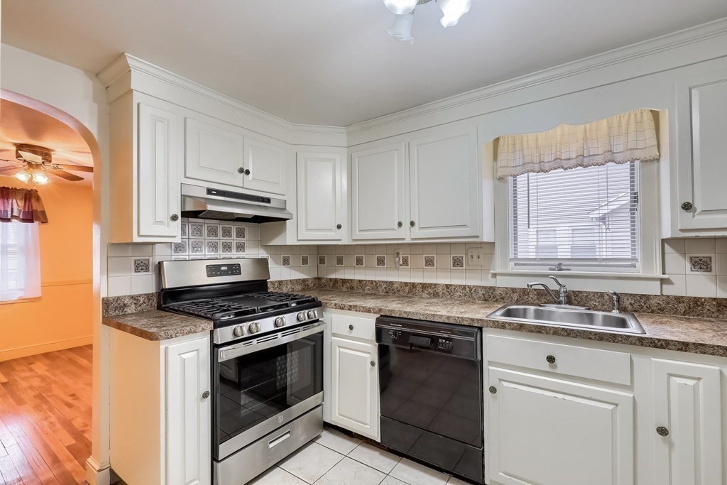 70 Elmlawn Road Braintree, MA 02184 - Photo 16 of 40 Gallery Image 16