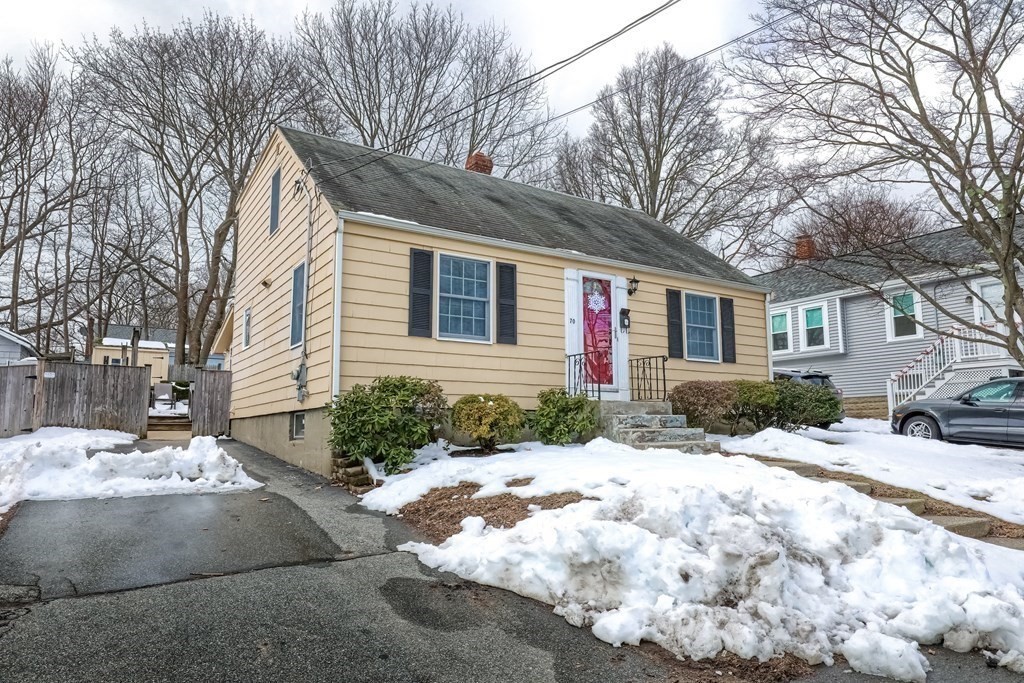 70 Elmlawn Road Braintree, MA 02184 - Photo 2 of 40 Gallery Image 2
