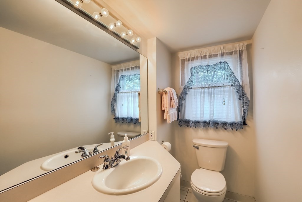 70 Elmlawn Road Braintree, MA 02184 - Photo 25 of 40 Gallery Image 25