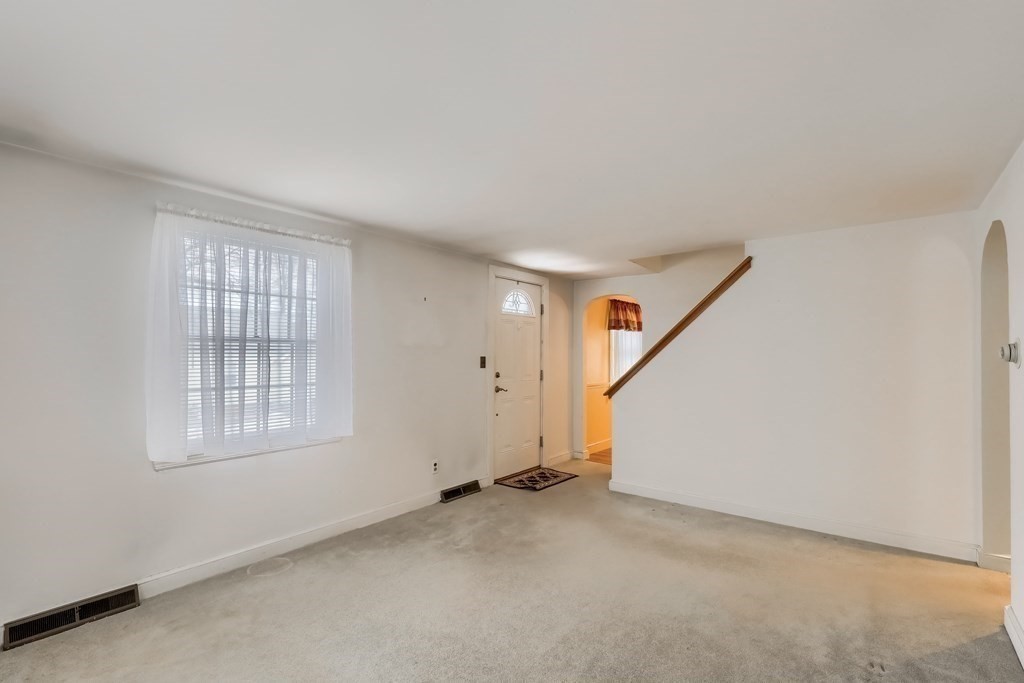 70 Elmlawn Road Braintree, MA 02184 - Photo 4 of 40 Gallery Image 4