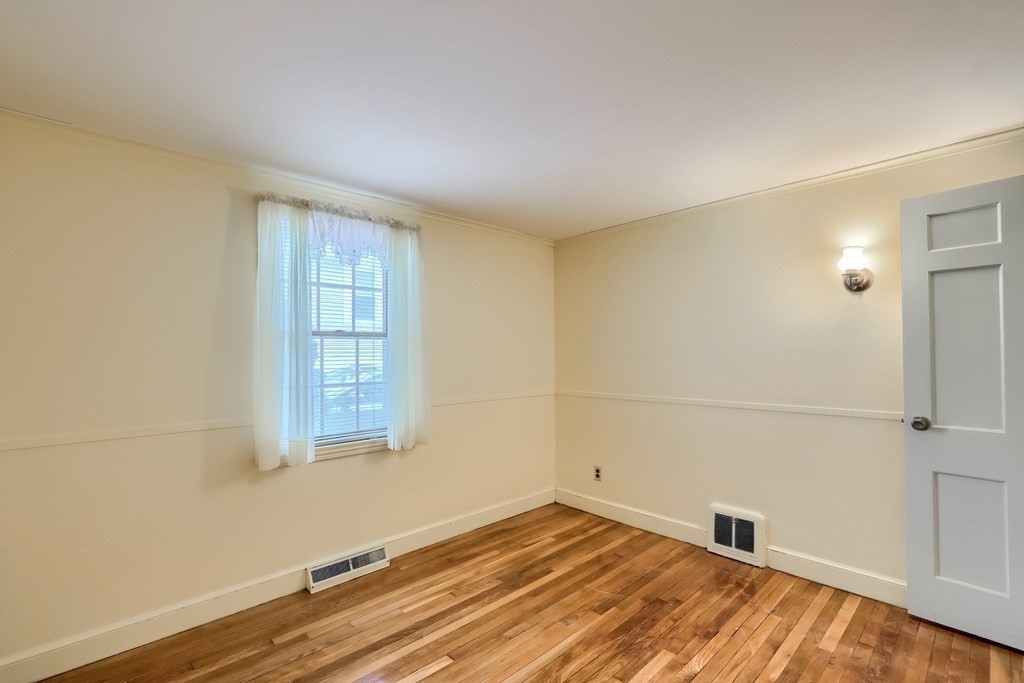 70 Elmlawn Road Braintree, MA 02184 - Photo 6 of 40 Gallery Image 6