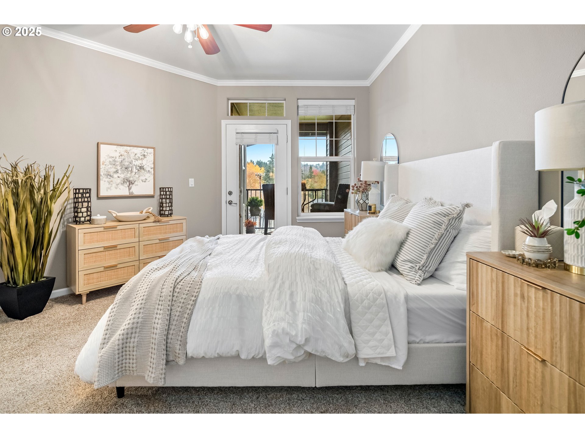975 Springtree Lane West Linn, OR 97068 - Photo 25 of 48 a living room with a bed
