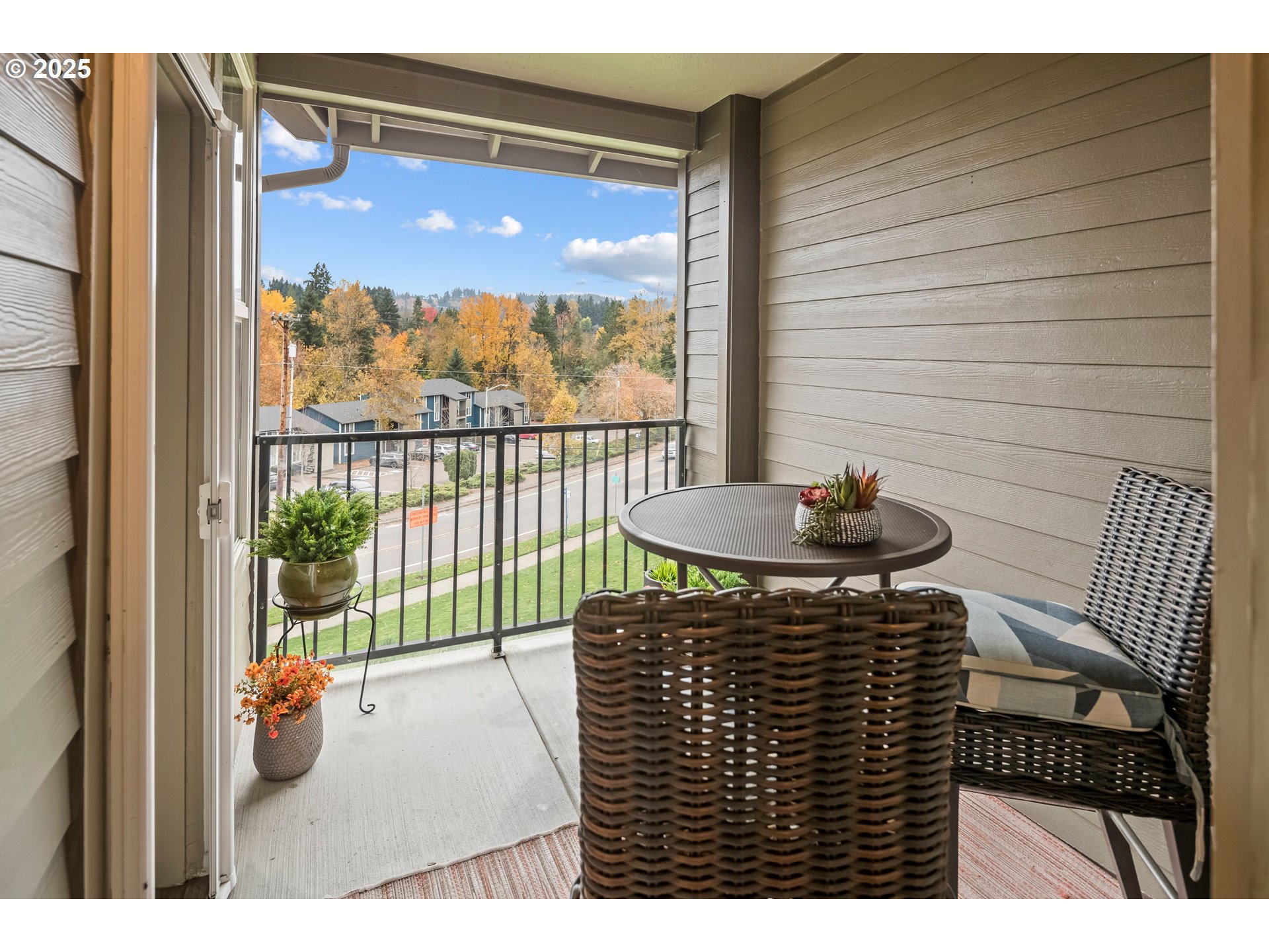 975 Springtree Lane West Linn, OR 97068 - Photo 27 of 48