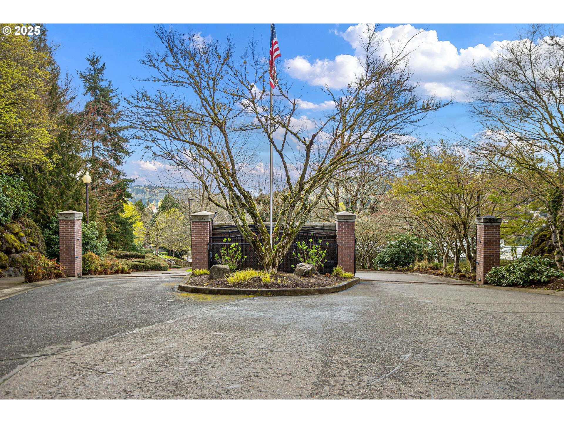 975 Springtree Lane West Linn, OR 97068 - Photo 36 of 48
