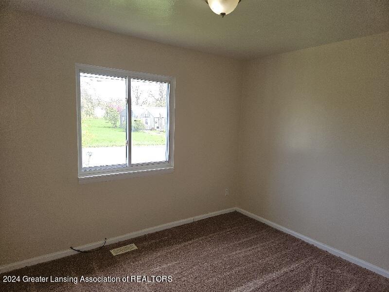3728 North Aurelius Road Lansing, MI 48910 - Photo 10 of 17 20240426_145019