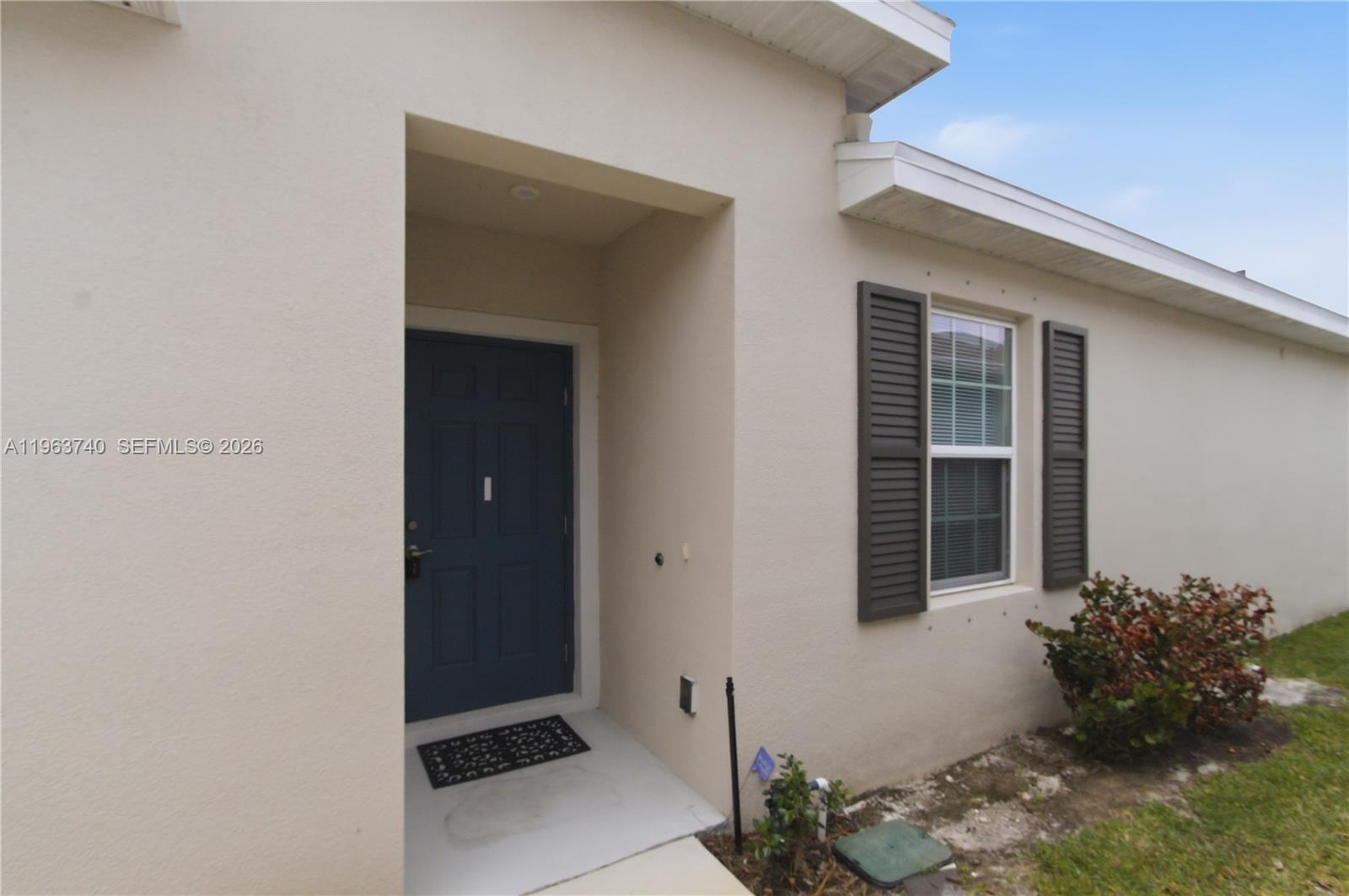 323 Raspberry Road, Unit 323 Fort Pierce, FL 34981 - Photo 4 of 29 Photo 4