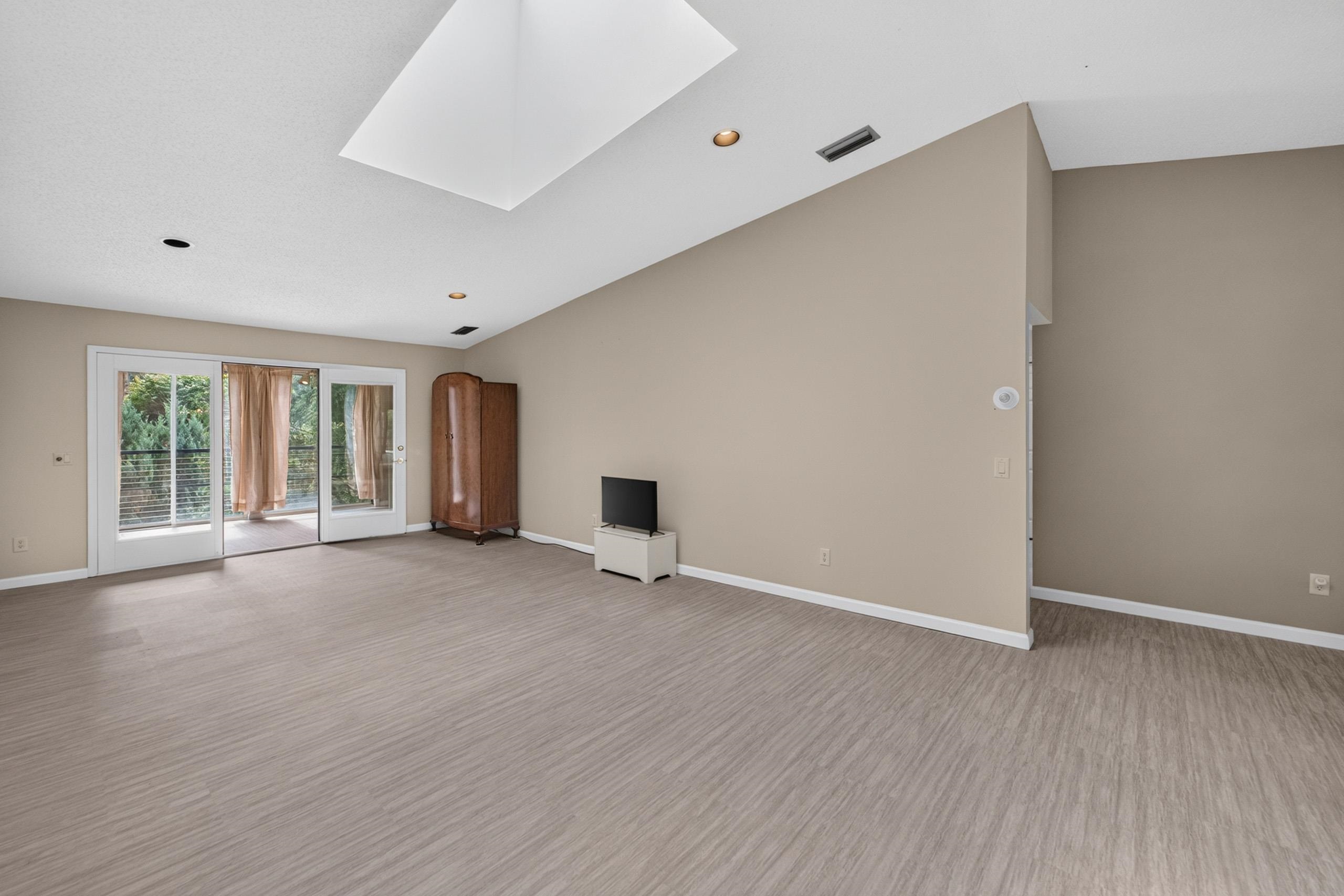 1520 Wheeler Road, Unit E Madison, WI 53704 - Photo 13 of 41