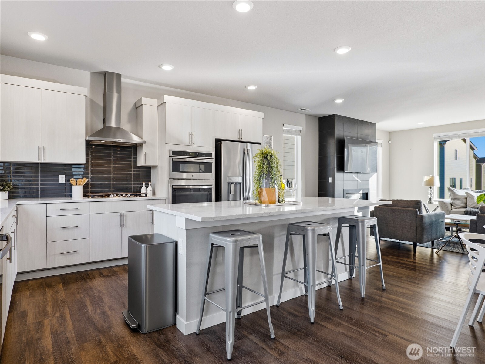 11815 82nd Place South Seattle, WA 98178 - Photo 12 of 40