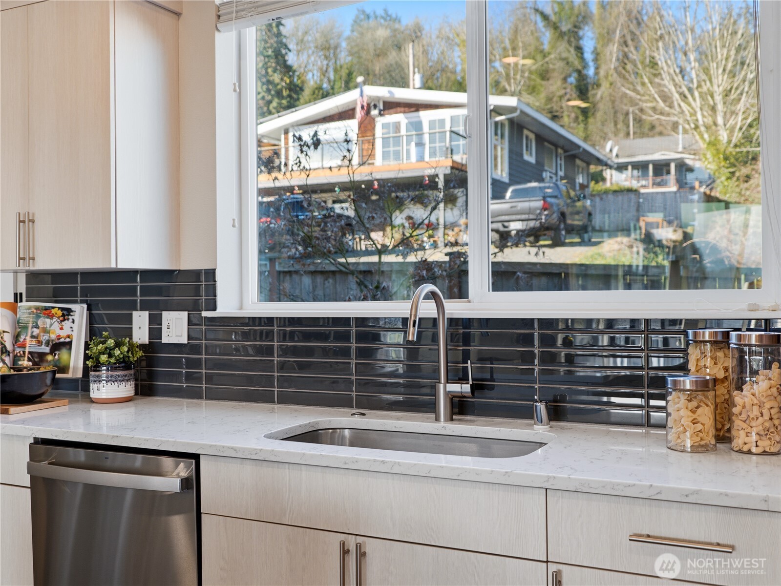 11815 82nd Place South Seattle, WA 98178 - Photo 15 of 40