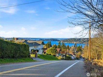 $854,000 | 11815 82nd Place South, Seattle, WA 98178