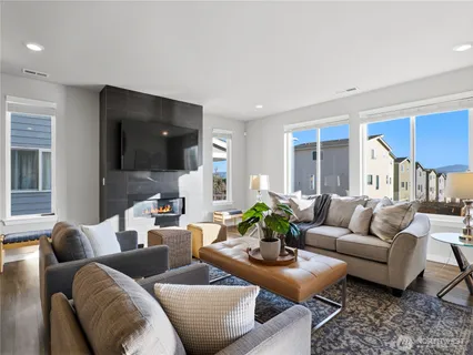 $854,000 | 11815 82nd Place South, Seattle, WA 98178