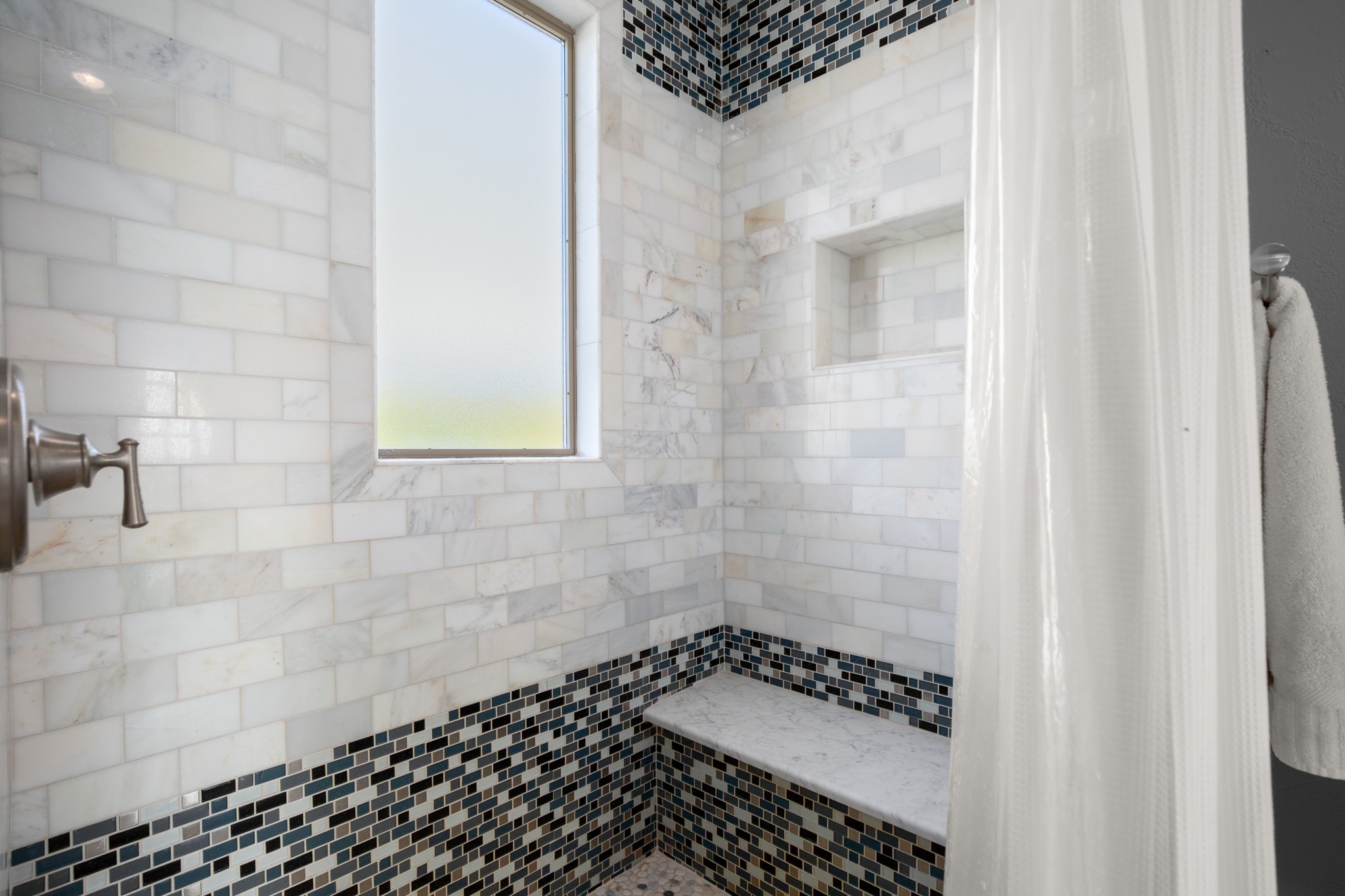 20005 Rod And Gun Club Road Spicewood, TX 78669 - Photo 25 of 39 Bathroom with a tile shower