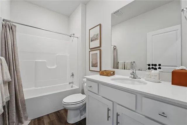 $444,990 | 2211 Crestview Court, Raymore, MO 64083