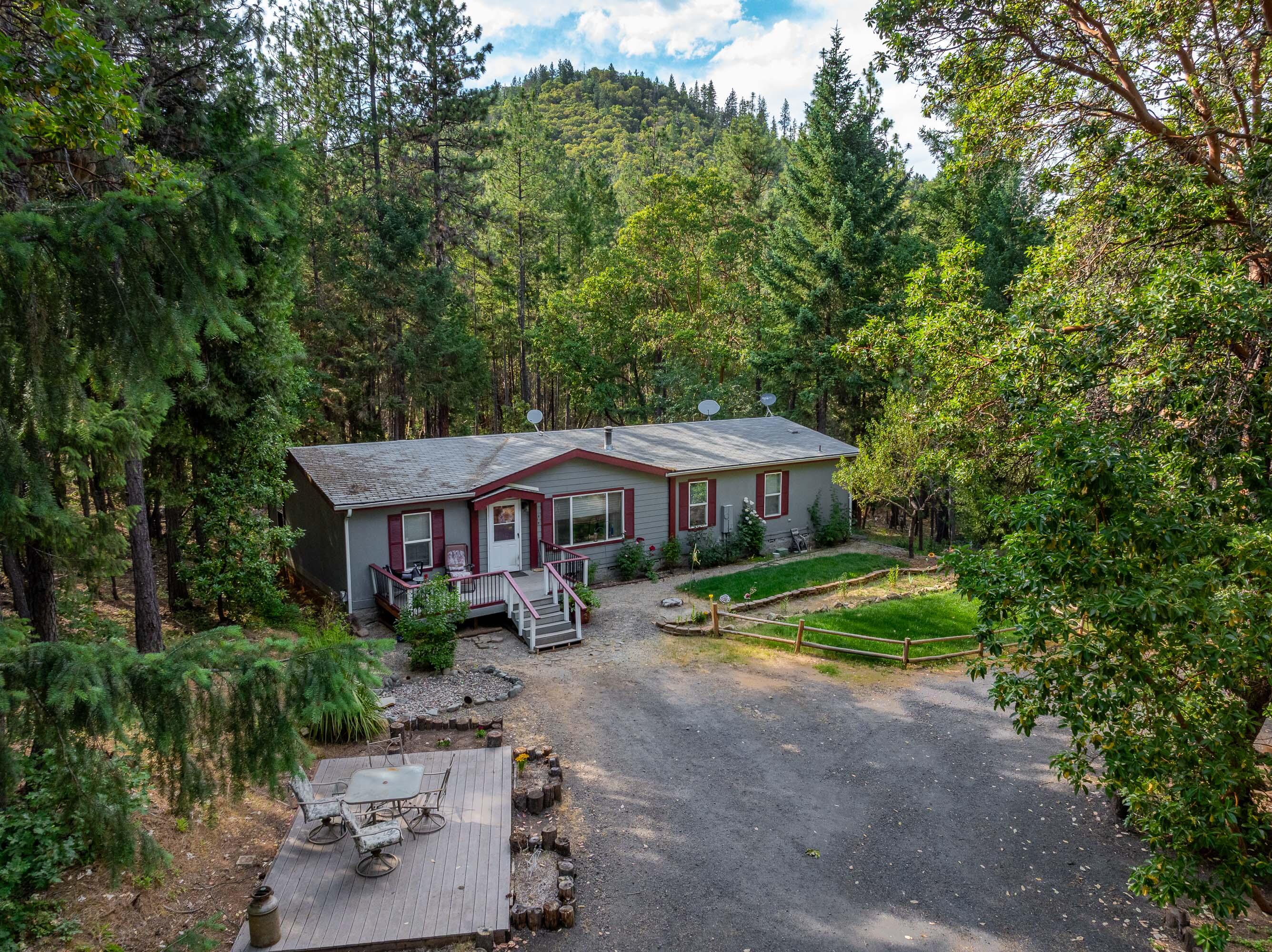 320 Fields Road Williams, OR 97544 - Photo 21 of 33 DRONE (7 of 7)