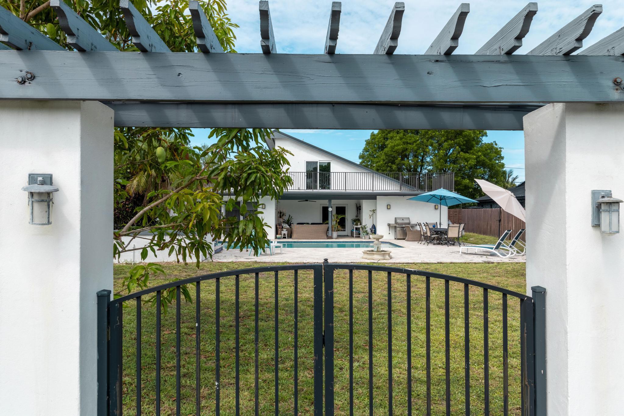33 Oregon Lane Boca Raton, FL 33487 - Photo 44 of 46 11File