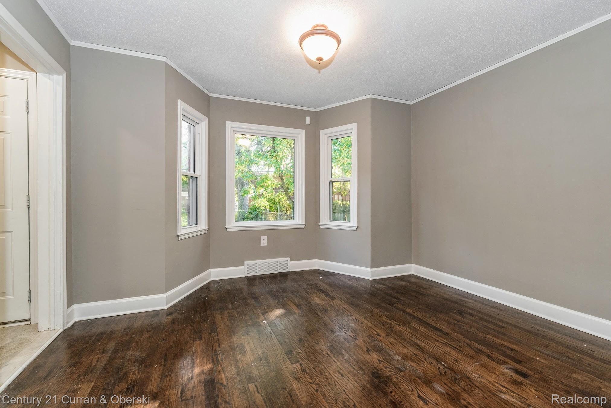 15070 Greenview Road Detroit, MI 48223 - Photo 10 of 28 DSC_4815.jpg