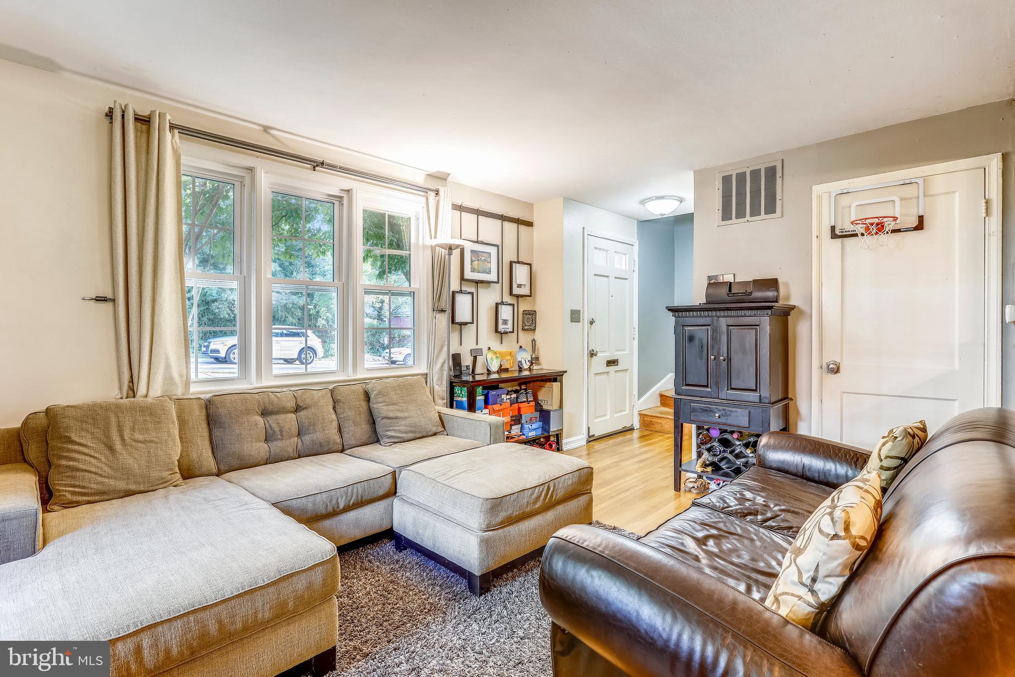 2705 Harris Avenue Silver Spring, MD 20902 - Photo 3 of 36 Gallery Image 3