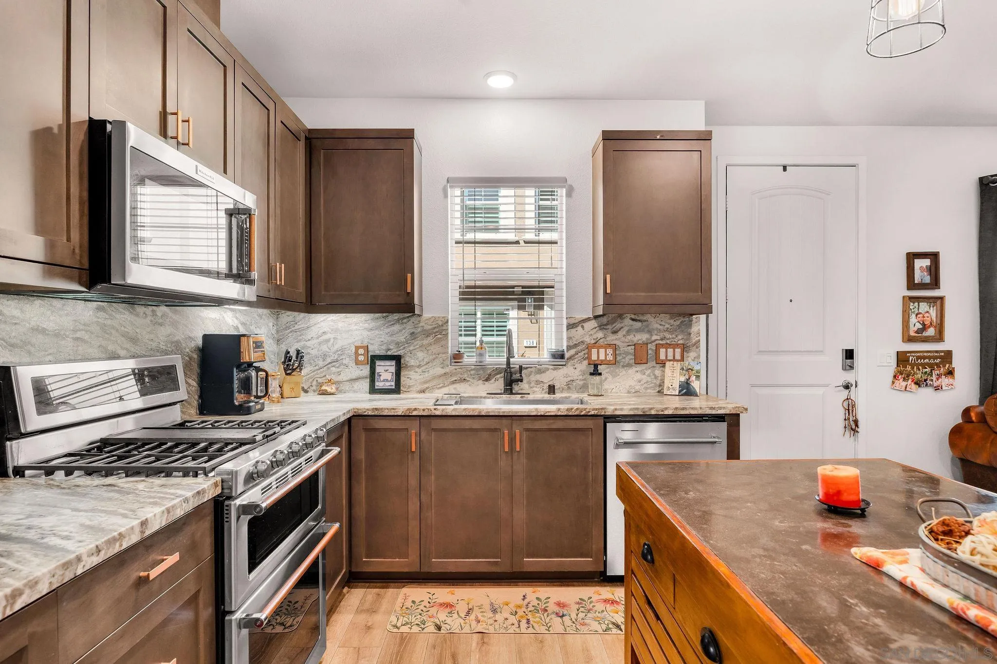 122 Diamante Road San Marcos, CA 92078 - Photo 2 of 21 Kitchen