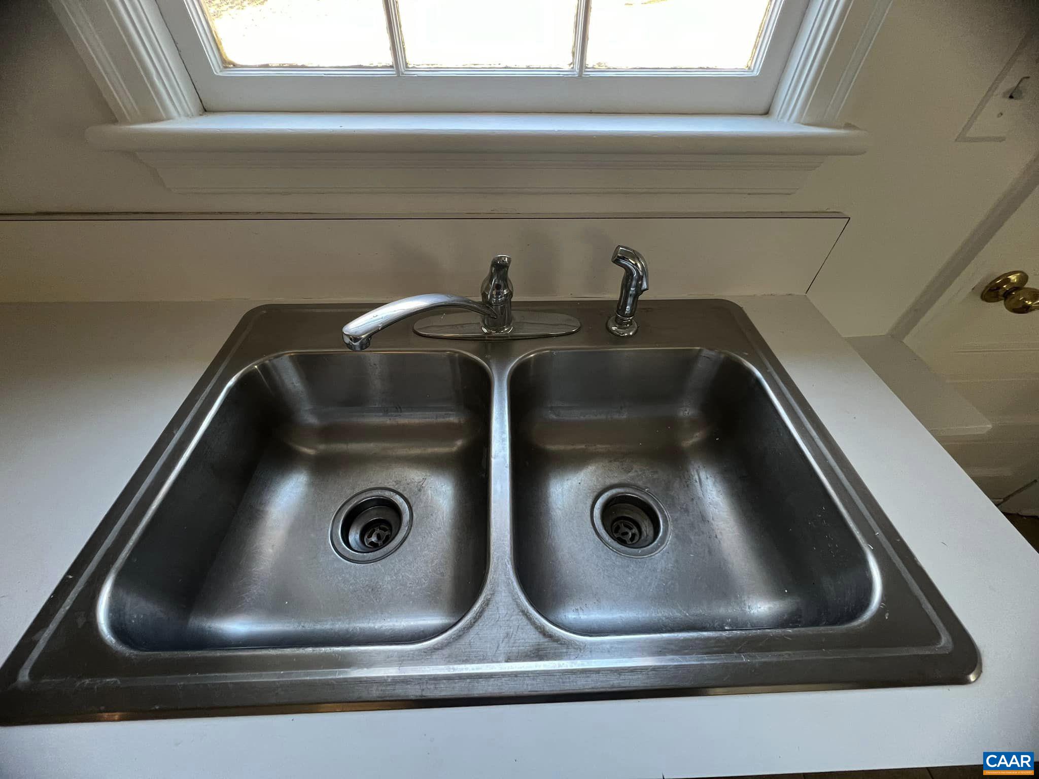 1545 Rugby Avenue Charlottesville, VA 22903 - Photo 11 of 24