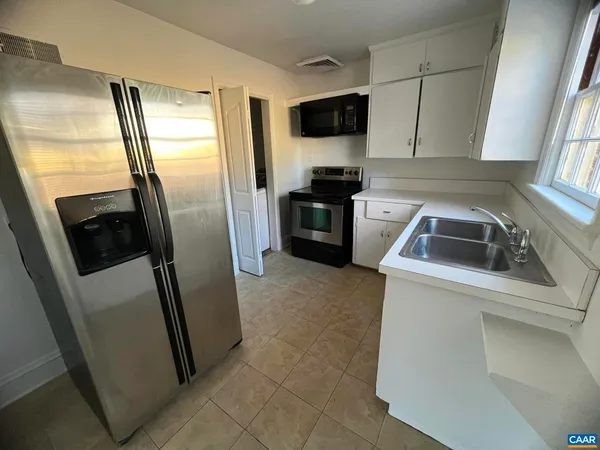 $2,195 | 1545 Rugby Avenue, Charlottesville, VA 22903