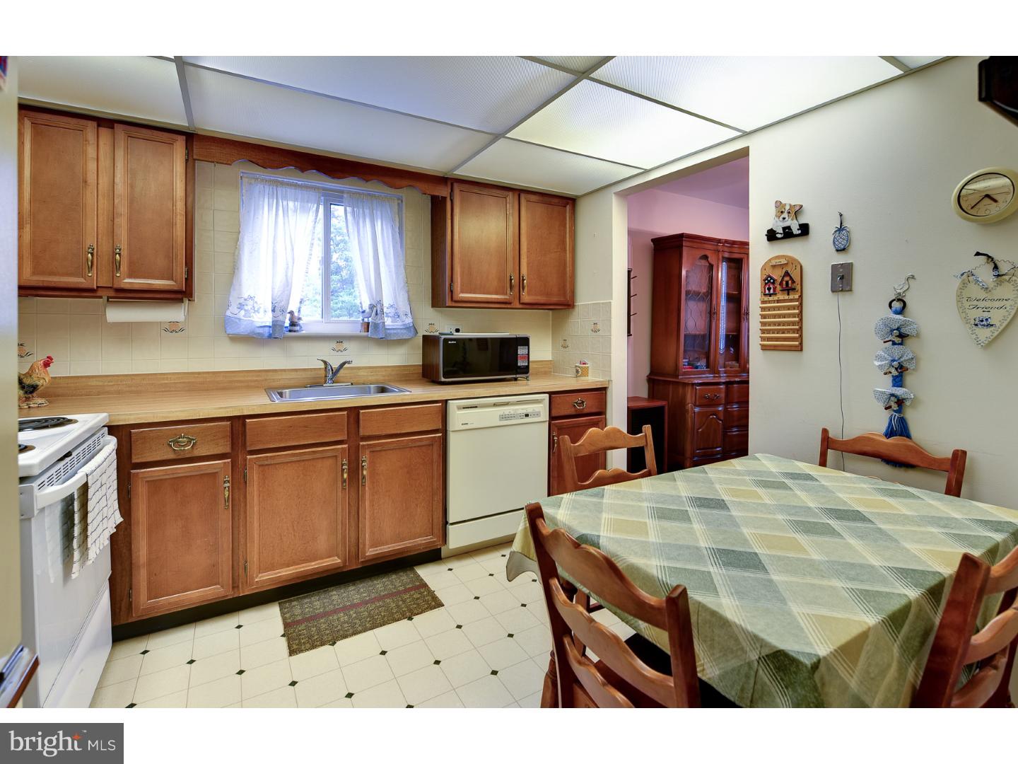 215 Chase Road Wayne, PA 19087 - Photo 4 of 23