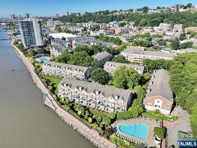 $465,000 | 200 Grand Cove Way, Unit 5N, Edgewater, NJ 07020