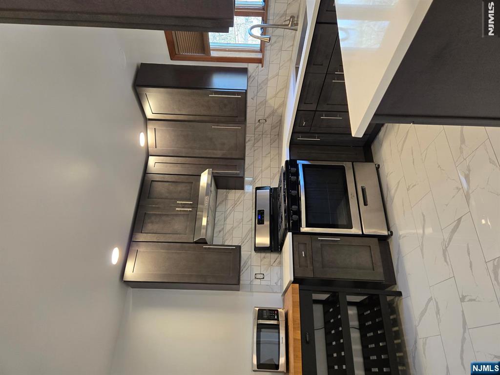 20 Buff Road Tenafly, NJ 07670 - Photo 11 of 25