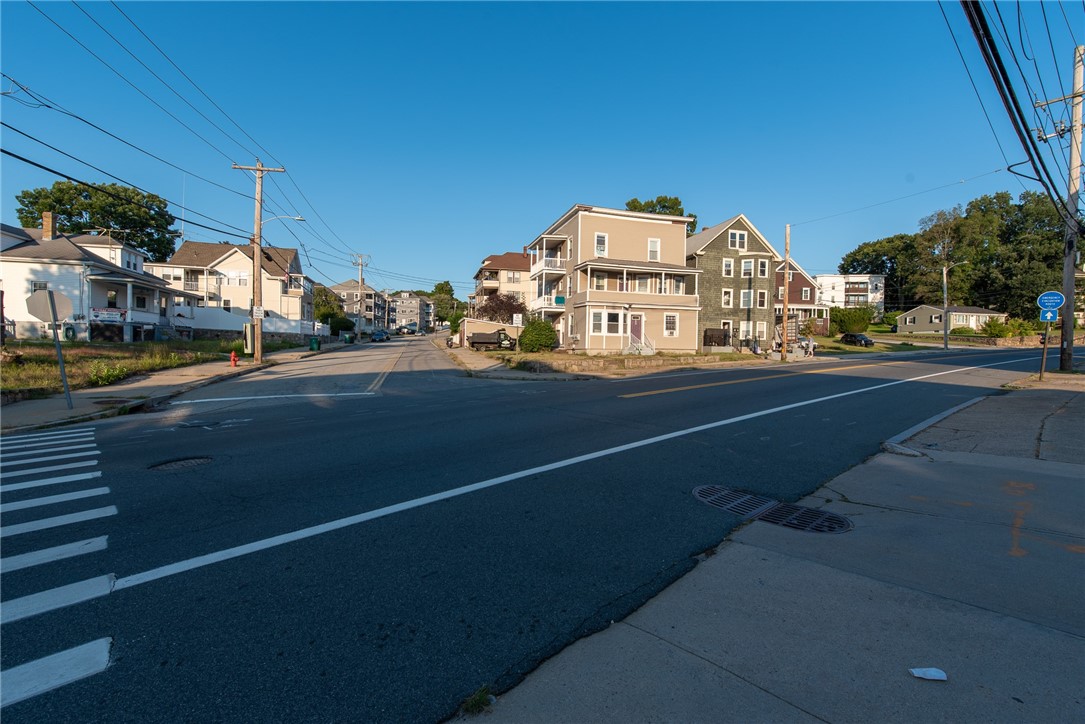408 Cumberland Hill Road Woonsocket, RI 02895 - Photo 4 of 21