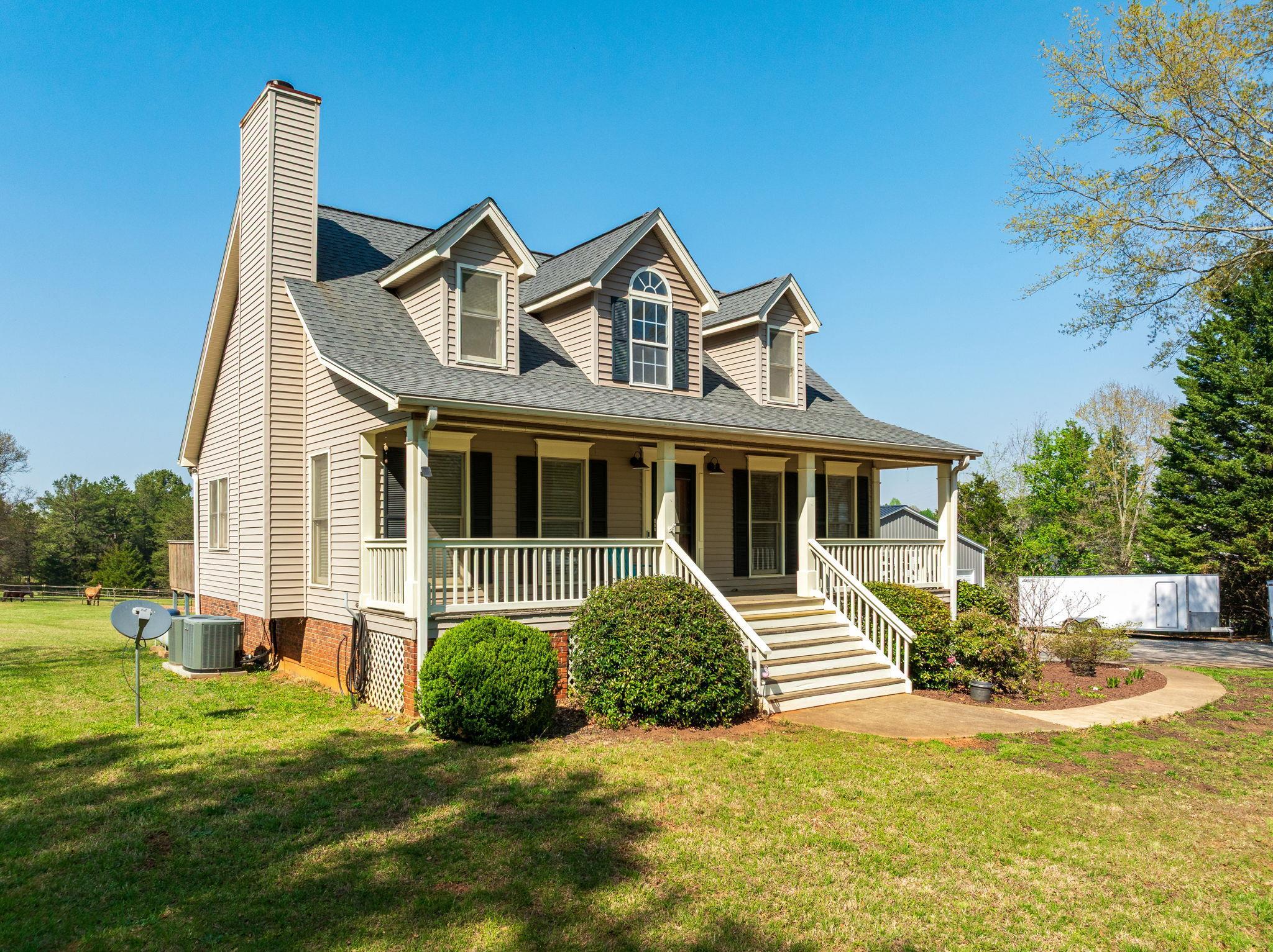 1570 Roddy Road Campobello, SC 29322 - Photo 2 of 47
