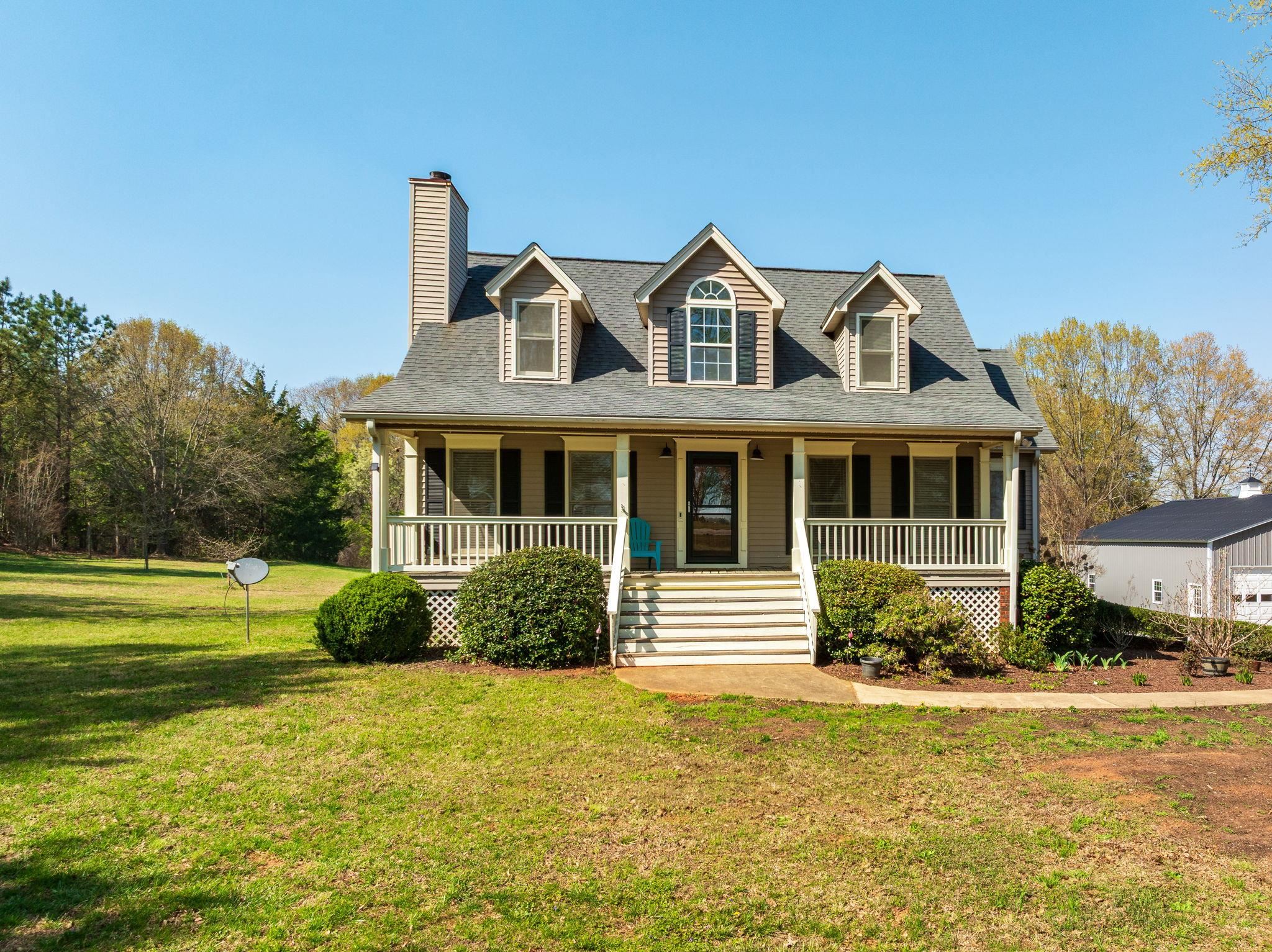 1570 Roddy Road Campobello, SC 29322 - Photo 3 of 47