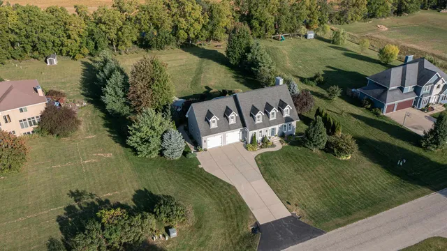 $659,900 | 5720 North McNichols Drive, Milton, WI 53563