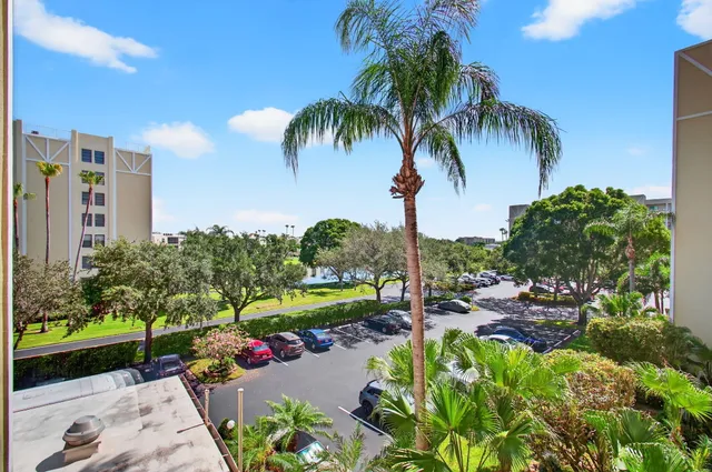 $150,000 | 7290 Kinghurst Drive, Unit 405, Delray Beach, FL 33446