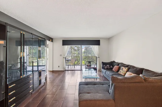 $150,000 | 7290 Kinghurst Drive, Unit 405, Delray Beach, FL 33446