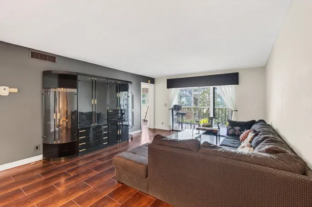 $150,000 | 7290 Kinghurst Drive, Unit 405, Delray Beach, FL 33446