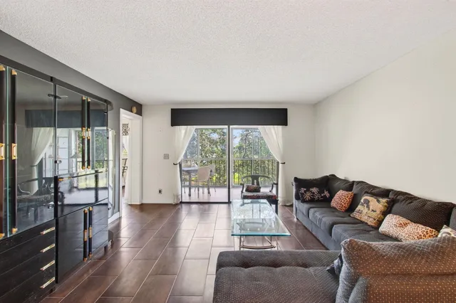 $150,000 | 7290 Kinghurst Drive, Unit 405, Delray Beach, FL 33446