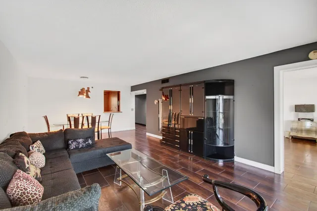 $150,000 | 7290 Kinghurst Drive, Unit 405, Delray Beach, FL 33446