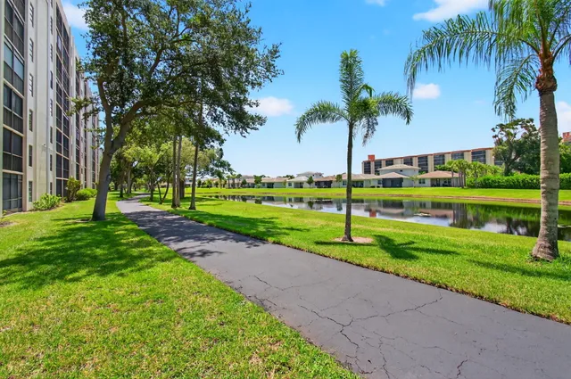$150,000 | 7290 Kinghurst Drive, Unit 405, Delray Beach, FL 33446
