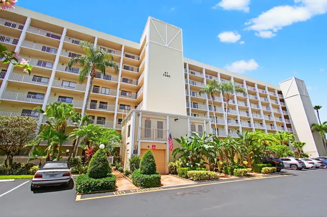 $150,000 | 7290 Kinghurst Drive, Unit 405, Delray Beach, FL 33446