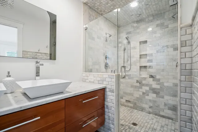 a view of hallway with washer and dryer