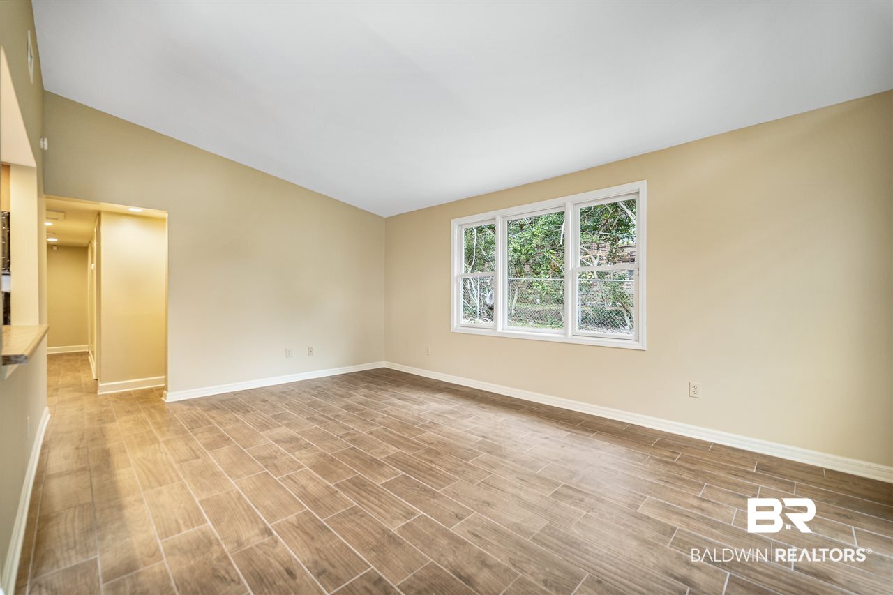 4210 Winchester Drive Mobile, AL 36693 - Photo 5 of 25