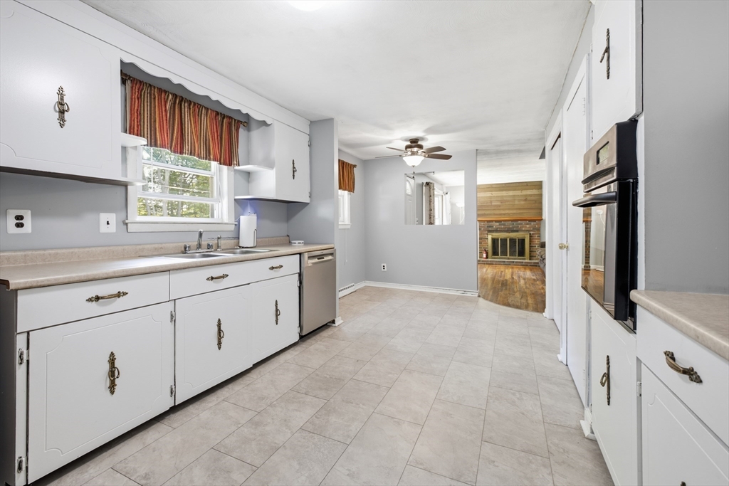 47 West Shore Road Holbrook, MA 02343 - Photo 6 of 30 Gallery Image 6